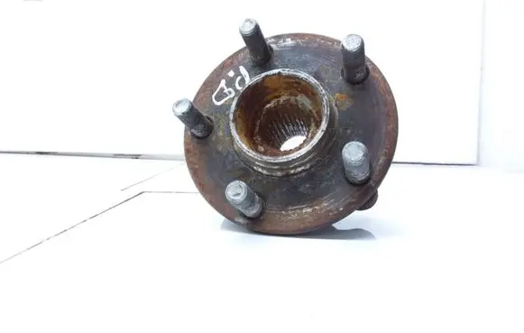 Subaru Outback Front wheel hub