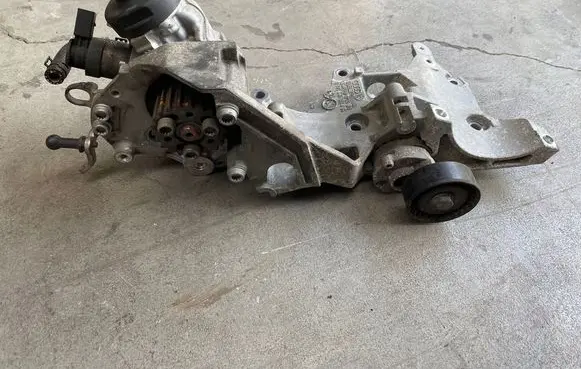 Volkswagen Sharan Generator/alternator bracket 03L903143Q