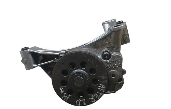 Volkswagen Crafter Oil pump 03L115105C