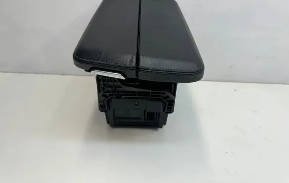 Mercedes-Benz GLS X166 Armrest A1666804303