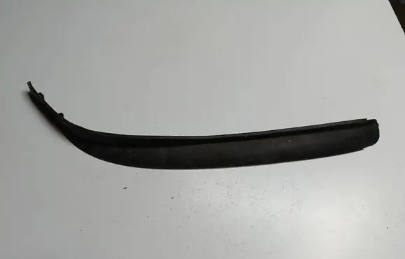 Front bumper lip