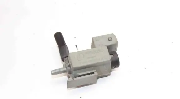 Porsche 997 Engine mount vacuum valve 99660512301