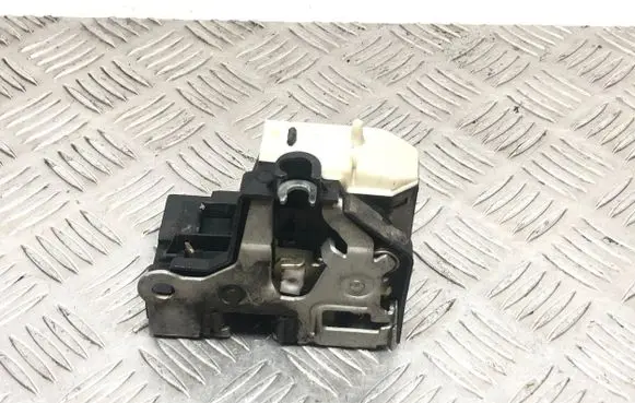 Renault Clio II Front door lock