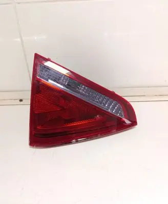 Audi A5 8T 8F Tailgate rear/tail lights 8T0945093
