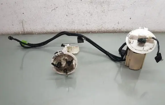 Mercedes-Benz CLK C207 A207 In-tank fuel pump A2044702294