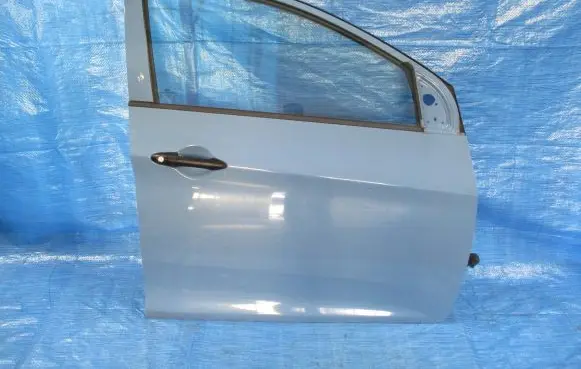 KIA Ceed Front door