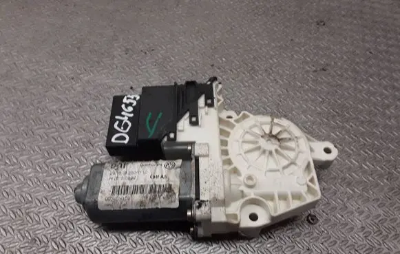 Volkswagen Golf V Rear door window regulator motor