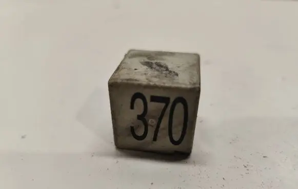 Audi A4 S4 B5 8D Other relay 8D0951253 8512187151