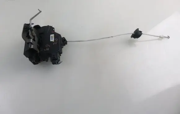 Audi A4 S4 B6 8E 8H Front door lock 8E1837016C