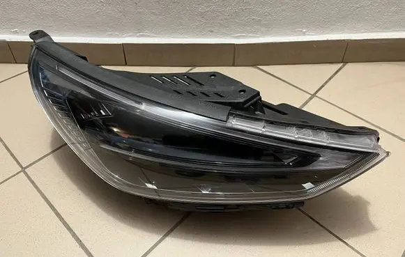 Hyundai i30 Headlight/headlamp 92102-G4600