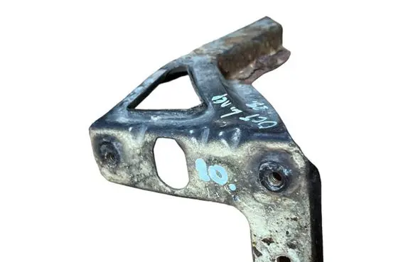 Skoda Octavia Mk1 (1U) Fender mounting bracket