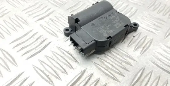 Seat Exeo (3R) Air flap motor/actuator 8E2820511 0132801307