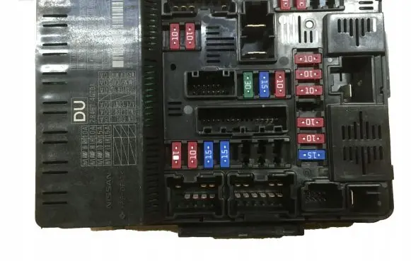 Infiniti Q50 Fuse module 284B74GC0A