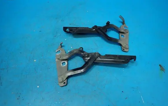 Ford Fiesta Engine bonnet/hood hinges 8A6116800AD