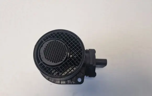 Volkswagen Golf V Mass air flow meter 074906461B