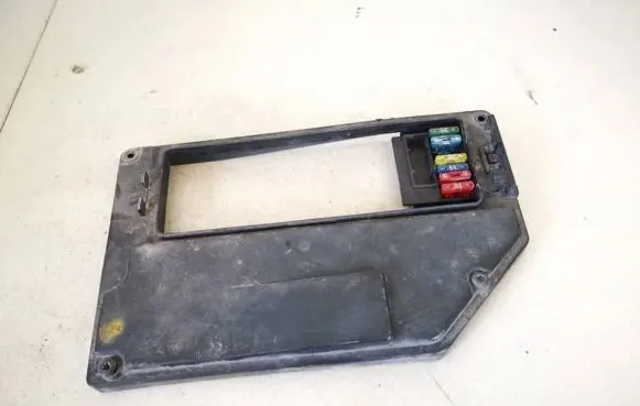 Volvo S70 V70 V70 XC Fuse box cover 3515122