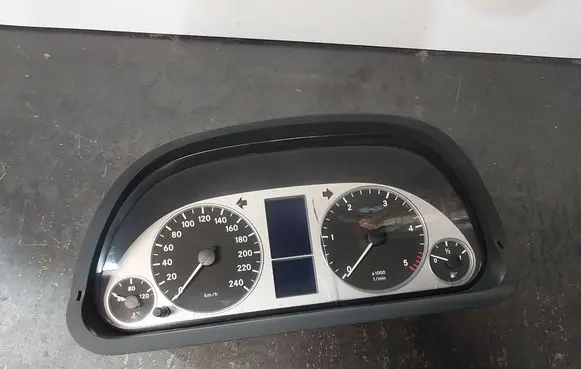 Mercedes-Benz A W169 Speedometer (instrument cluster) A1694402311 A1695408511 A1694422021