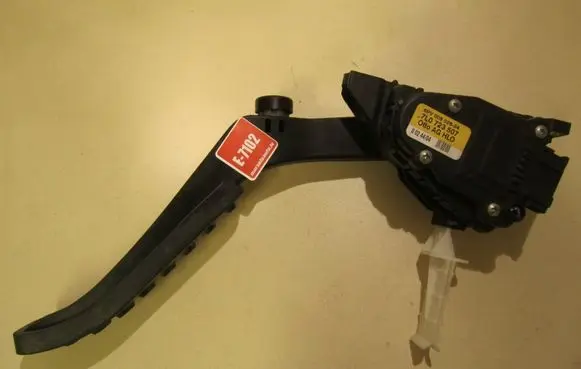 Porsche Cayenne (9PA) Accelerator throttle pedal 7L0723507