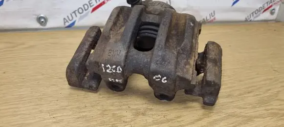 BMW 1 E82 E88 Front brake caliper 5422