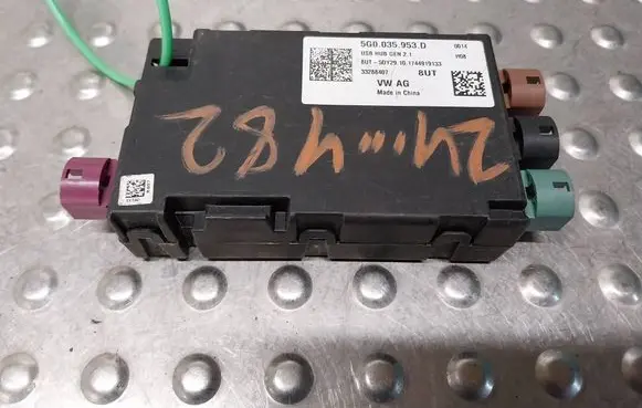 Skoda Superb B8 (3V) USB control unit 5G0035953D