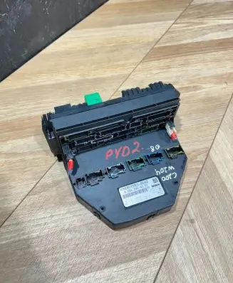 Mercedes-Benz C W204 Fuse module A2045454501 A2044422600 A2045454901