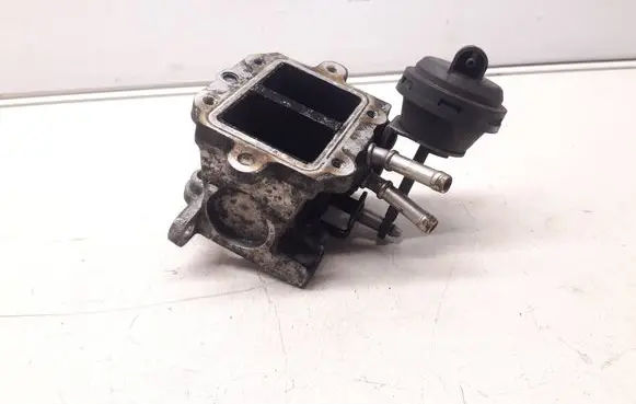Audi A3 S3 8P EGR valve 103557