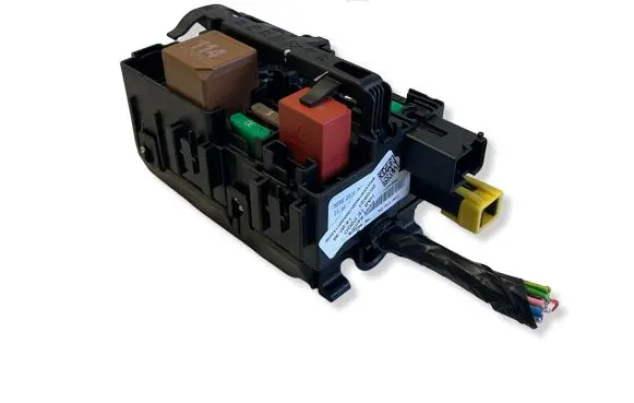 Opel Mokka B Fuse module 