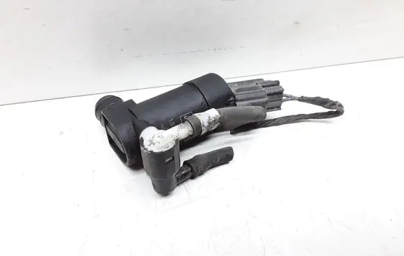 Volvo V70 Windscreen/windshield washer pump 1S7117K624FE