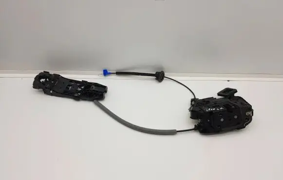 Seat Leon (5F) Rear door lock 5F4839017A