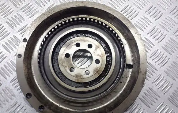 Volkswagen Polo IV 9N3 Flywheel 03D105271