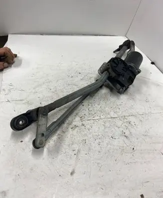 Mazda 3 I Front wiper linkage and motor F00S2S2601