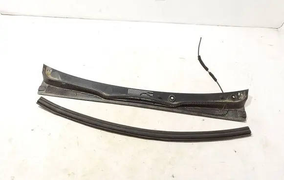 Renault Megane E-Tech Wiper trim 668124040R