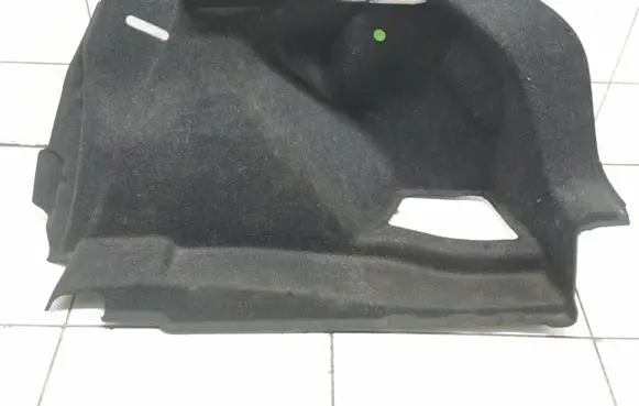 Trunk/boot lower side trim panel