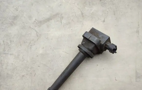 Nissan Micra High voltage ignition coil 224481F700 0221504017