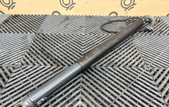 Volvo XC90 Tailgate/trunk strut/damper 31690604