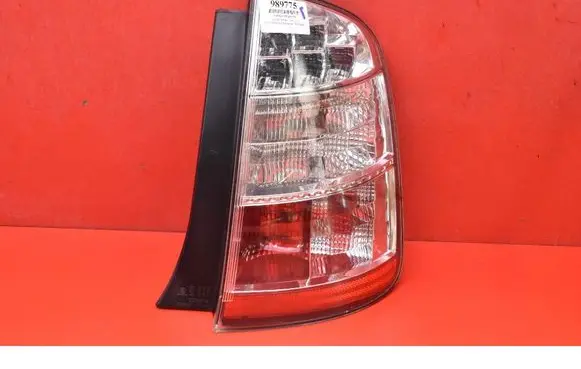 Toyota Prius (NHW20) Rear/tail lights 