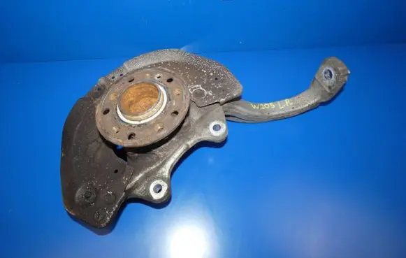 Mercedes-Benz C W205 Front wheel hub 
