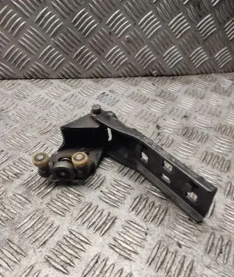 Opel Vivaro Sliding door middle roller runner 777650730r