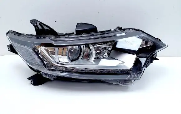 Mitsubishi Outlander Headlight/headlamp ECM92121A20 ECM92122A20