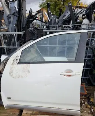Mitsubishi Outlander Front door NOCODE