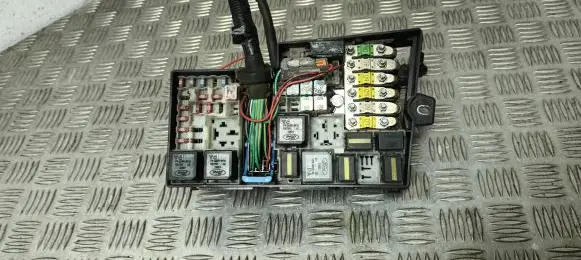 Ford Focus C-MAX Fuse module 3M5T14A067BB 518804000