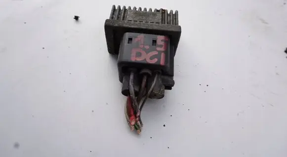 Renault Clio III Glow plug pre-heat relay 7700116078