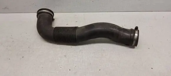Opel Zafira B Air intake hose/pipe 55559548