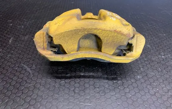 Honda CR-V Front brake caliper