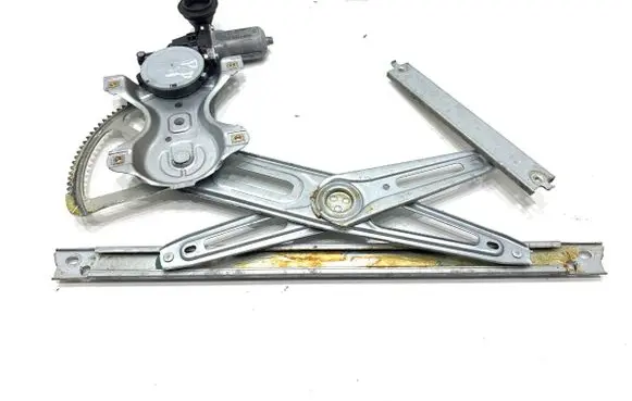 Toyota Yaris Front door window regulator with motor 857100D100
