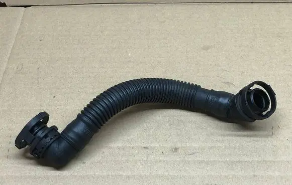 Skoda Yeti (5L) Breather hose/pipe 03L103493AE