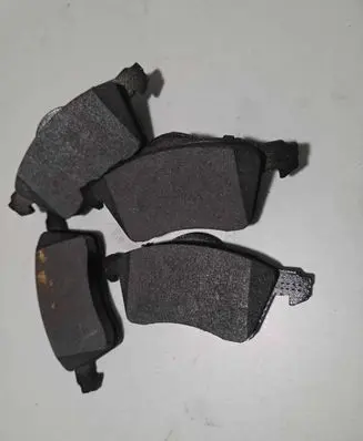 Volkswagen Transporter - Caravelle T4 Brake pads (front) 