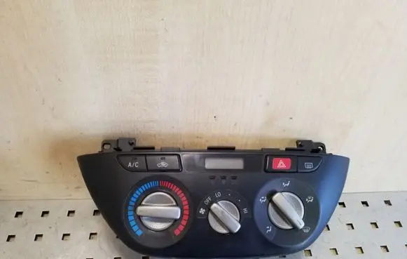 Toyota RAV 4 (XA20) Climate control unit 5590042150