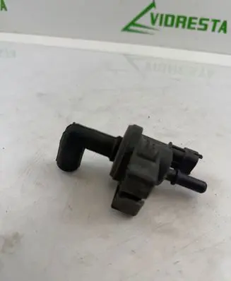 Vacuum valve