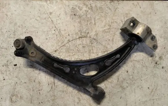 Volkswagen Touran I Front lower control arm/wishbone 1K0407153G